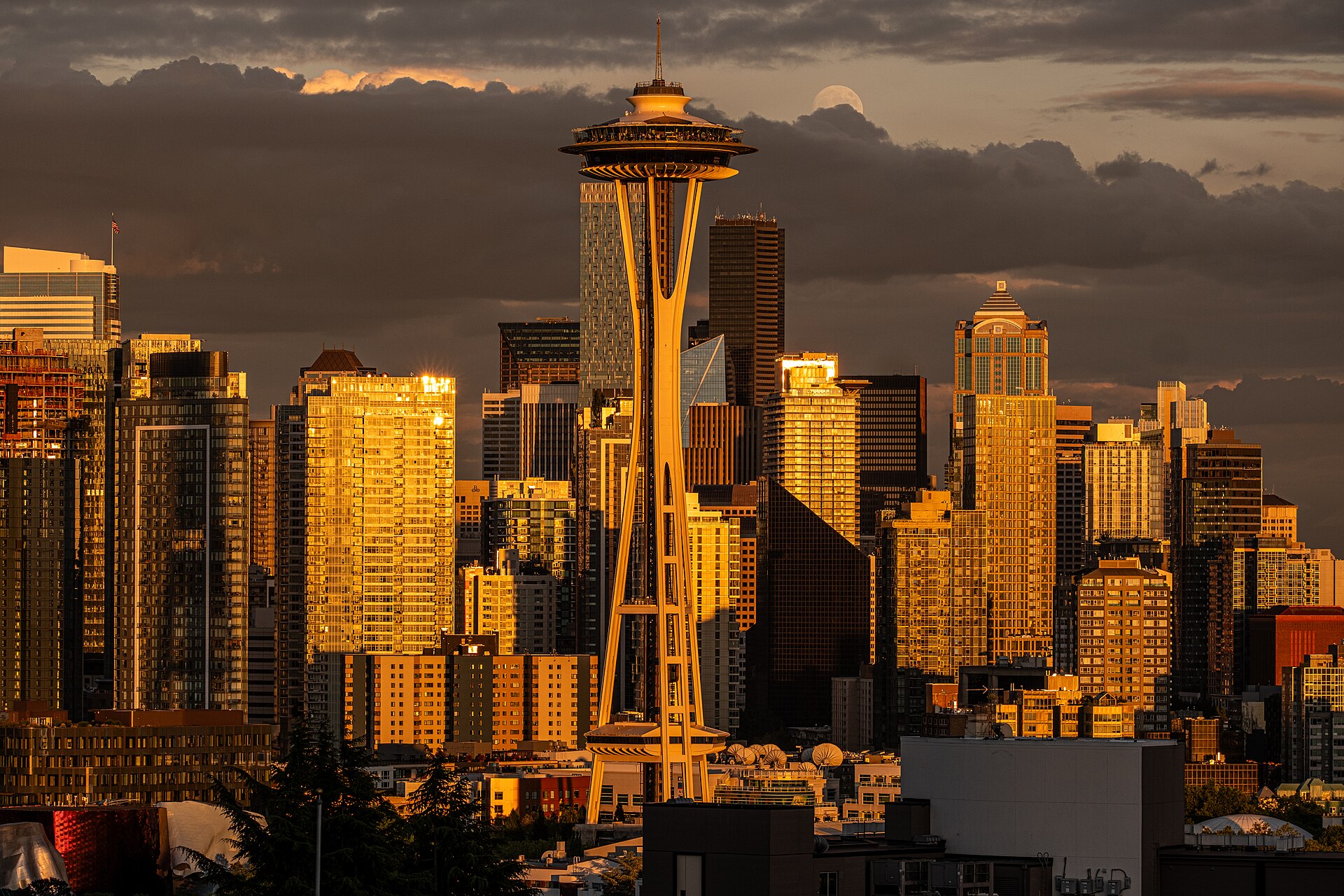 The Space Needle and Seattle skyline in golden sunset light from Kerry Park, Washington.